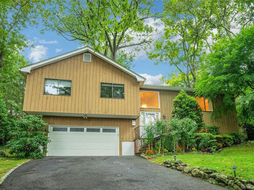 44 Hillside Lane, New Rochelle NY 10804