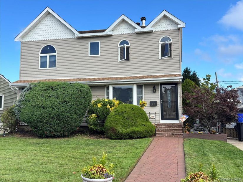 92 Van Buren Street, Freeport NY 11520