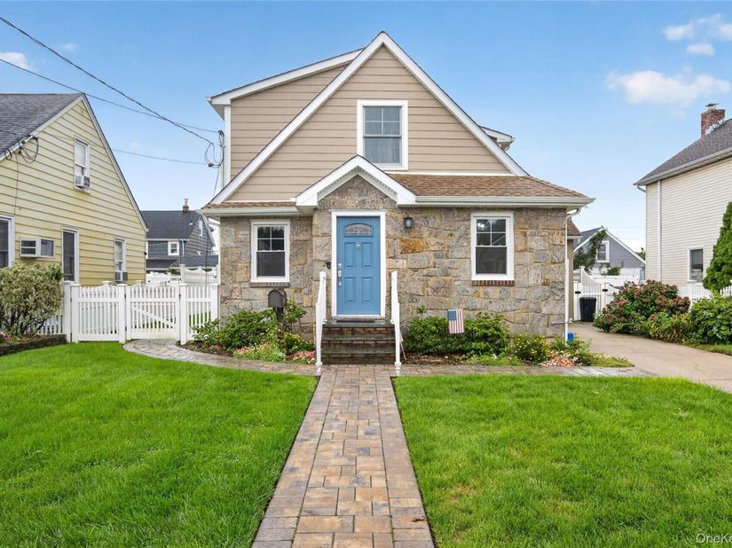 177 Jerome Avenue, Mineola NY 11501