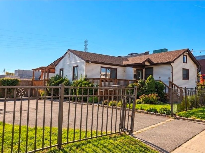 207 W Broadway, Inwood NY 11096
