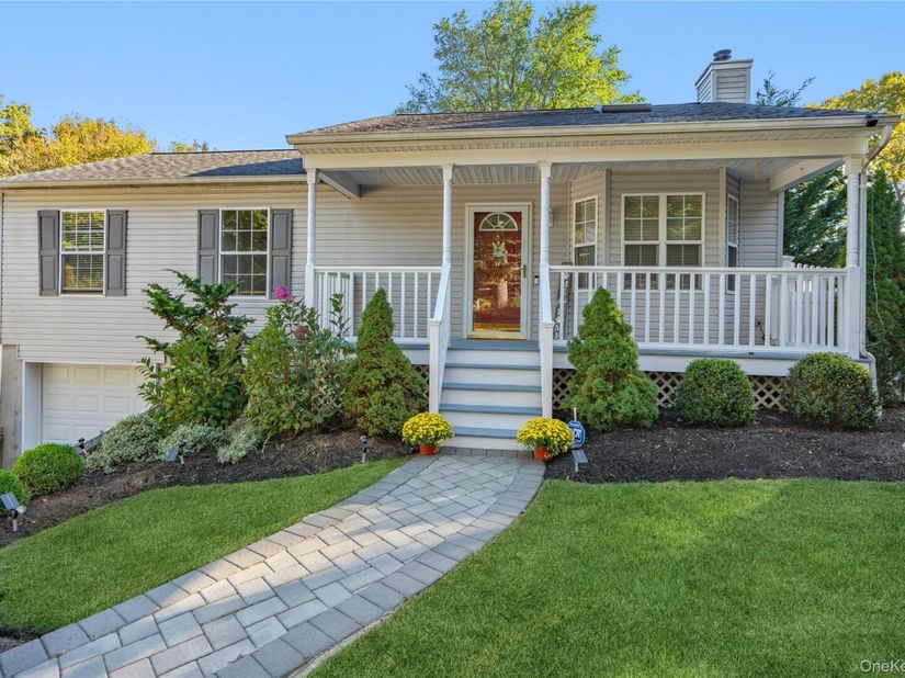 302 Locust Drive, Rocky Point NY 11778