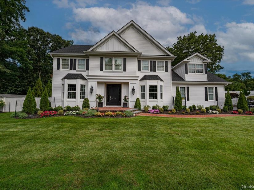 60 Elderwood Drive, Saint James NY 11780