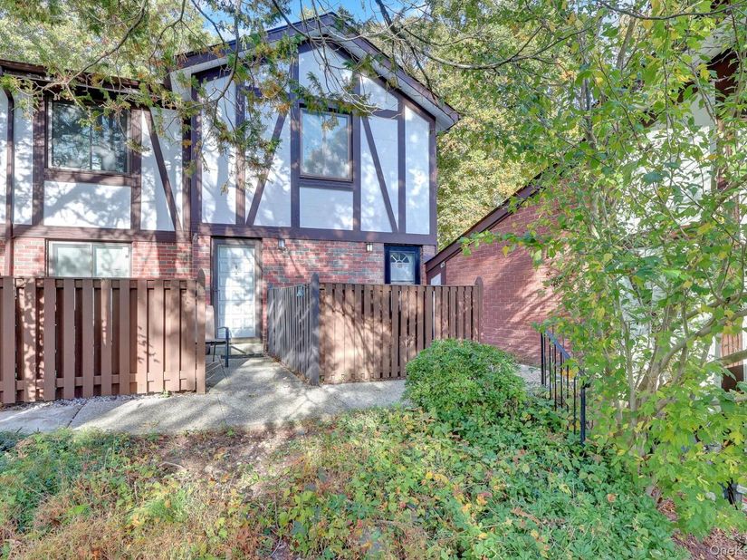 425 Clubhouse Court 389, Coram NY 11727