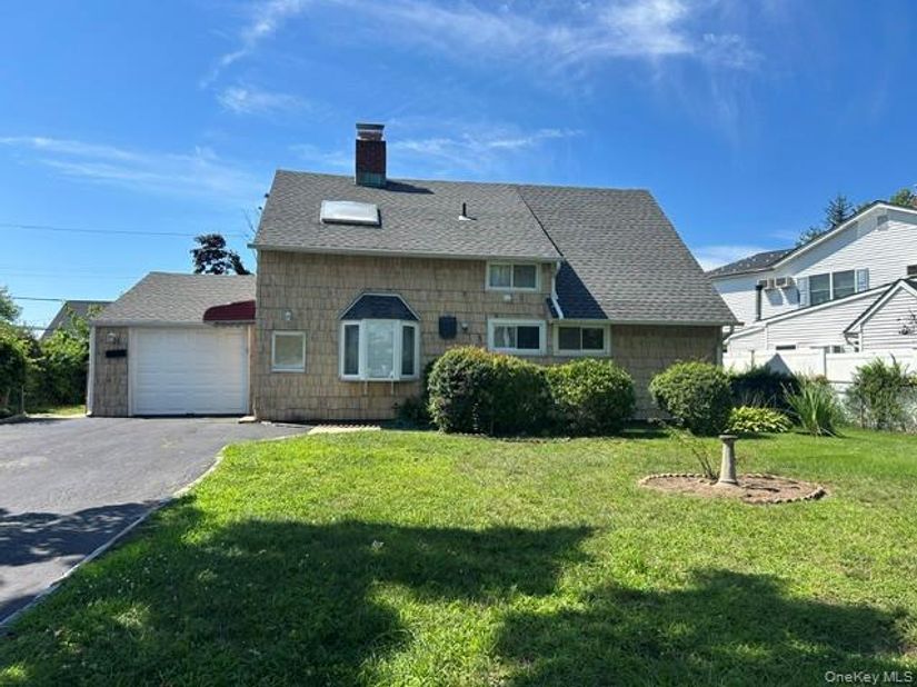 14 Cinder Lane, Hicksville NY 11801