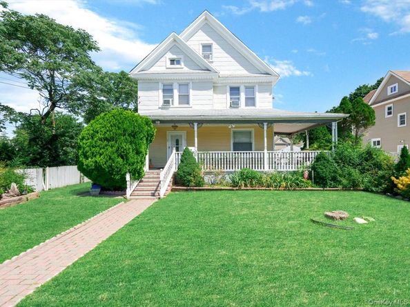 36 Russell Place, Freeport NY 11520