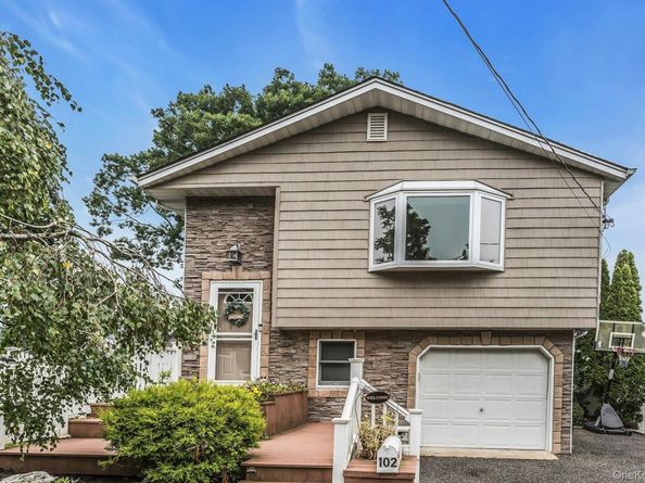 102 Willett Avenue, Sayville NY 11782