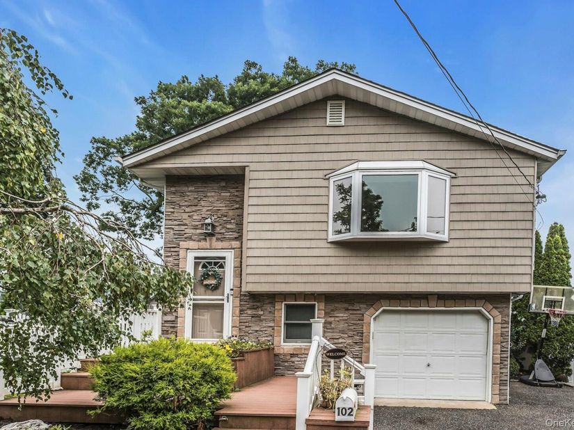 102 Willett Avenue, Sayville NY 11782