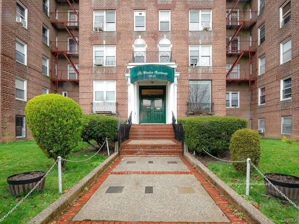 143-25 84th Drive 2E, Briarwood NY 11435