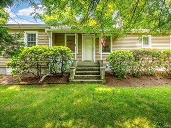 12 Lakeview Drive