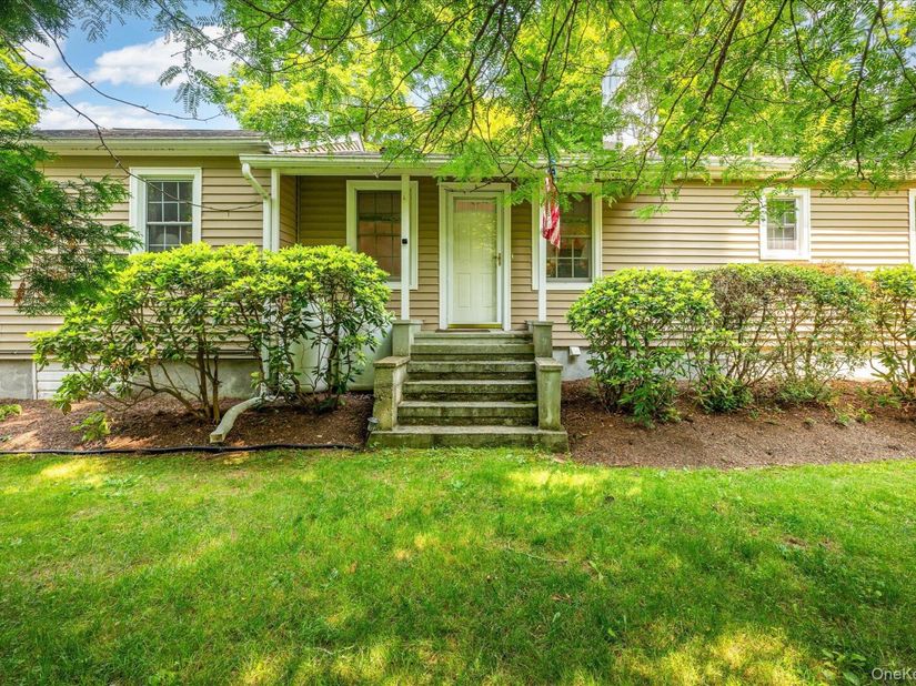 12 Lakeview Drive, Yorktown Heights NY 10598