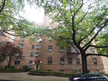 102-25 67 Rd