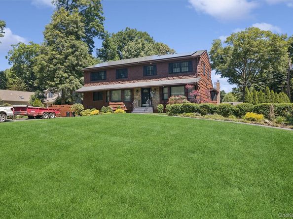 14 Loft Road, Smithtown NY 11787