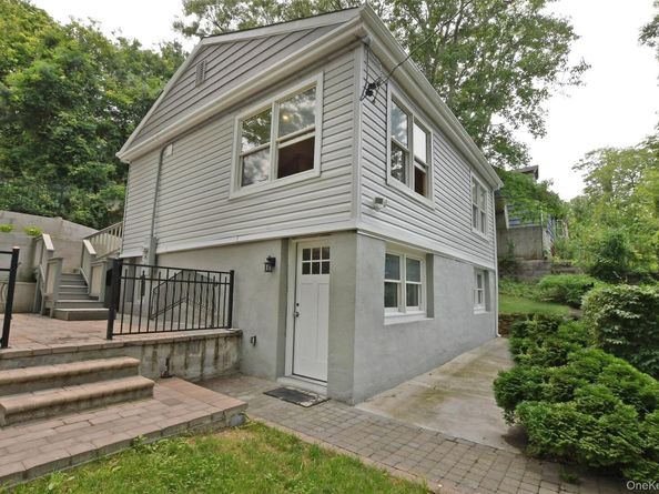 6 Southold Road, Sound Beach NY 11789
