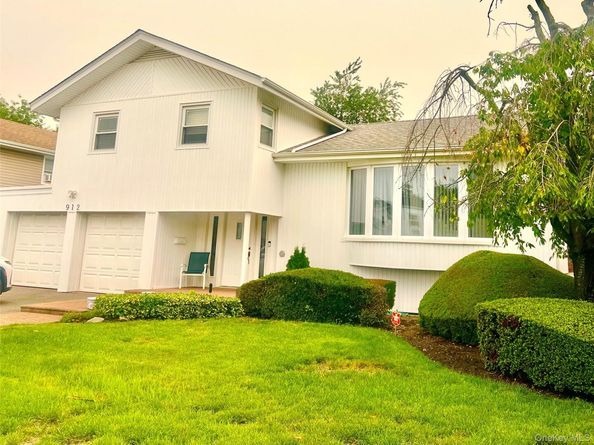 912 Whitehall Drive, North Woodmere NY 11581