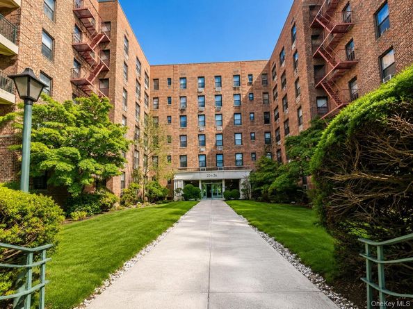 226-26 Union Turnpike 1F, Oakland Gardens NY 11364
