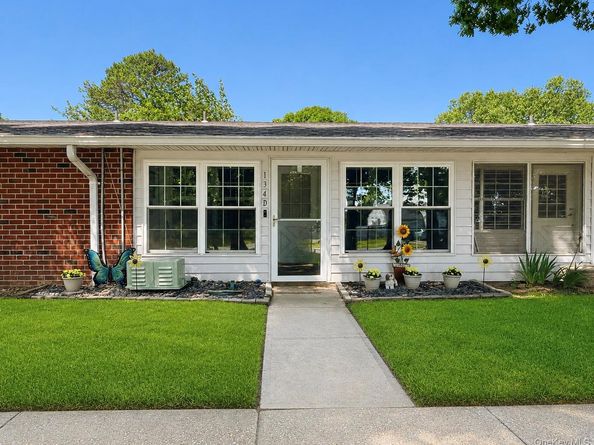 134 Eastbourne Court 134D, Ridge NY 11961