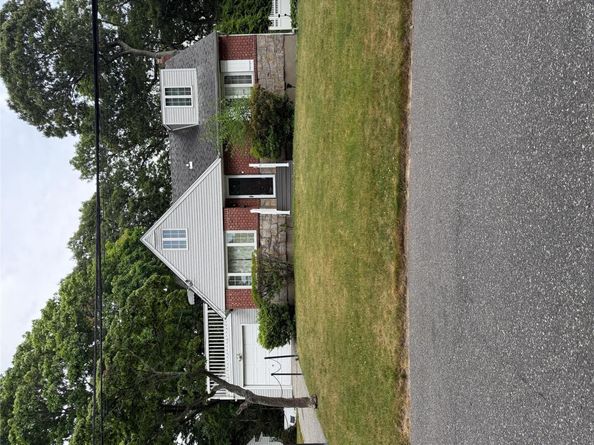 26 Shelley Place, Huntington Station NY 11746