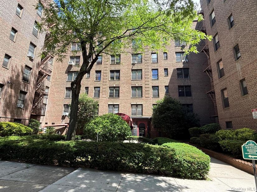 83-05 98 Street 3H, Woodhaven NY 11421