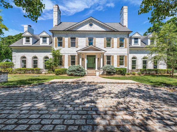 68 S Howells Point Road, Bellport Village NY 11713