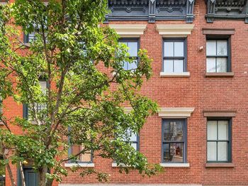 264 W 12TH Street