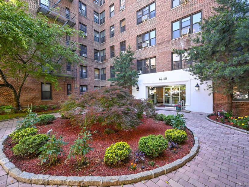 67-40 Yellowstone Boulevard 4M, Forest Hills NY 11375