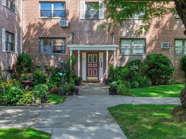 86-29 Shore Parkway 96, Howard Beach NY 11414