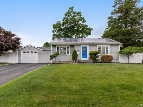 1032 Thompson Drive, Bay Shore NY 11706