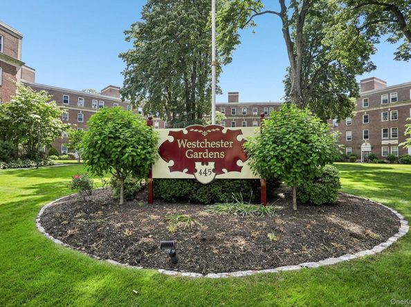 445 Gramatan Ave CD3, Fleetwood NY 10552