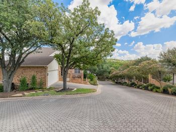 3901 Belmont Park DR