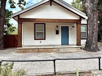 2513 E Cesar Chavez ST