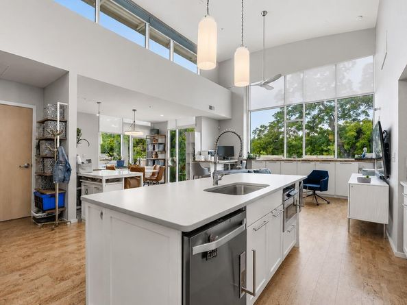 1600 Barton Springs RD 5406, Austin TX 78704