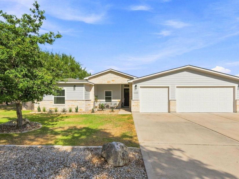2111 American DR, Lago Vista TX 78645
