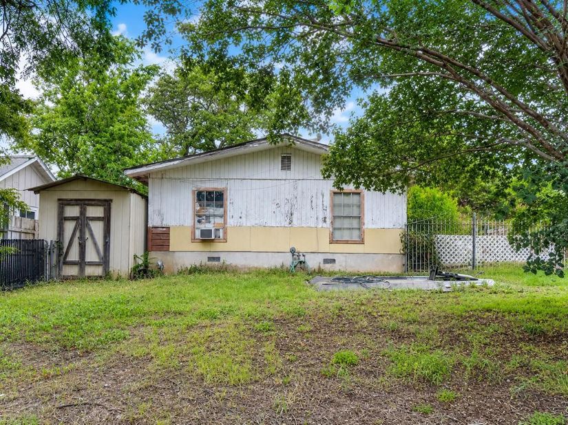 935 Olive ST, Austin TX 78702