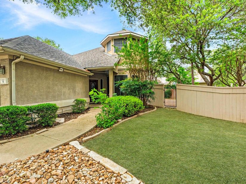 6 Muirfield Greens Cv, Lakeway TX 78738