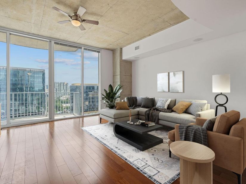 360 Nueces ST 1518, Austin TX 78701