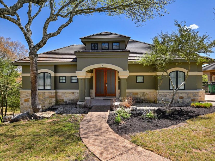 8212 Barton Club DR 115, Austin TX 78735