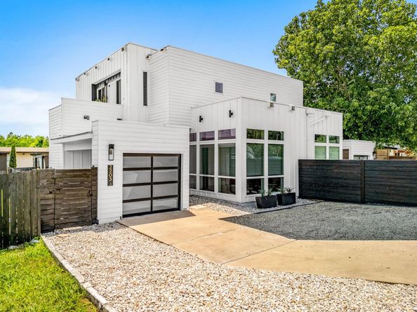 2203 E 51st ST A, Austin TX 78723
