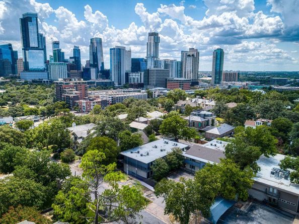 1111 W 10th ST 206, Austin TX 78703