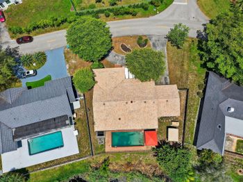 19811 W Oakmont Drive