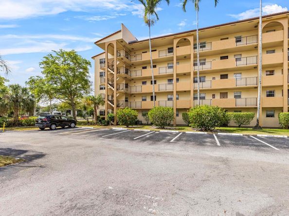 3905 N Nob Hill Road 300, Sunrise FL 33351