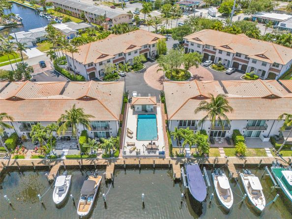 1327 SE 3rd Ave 1327, Pompano Beach FL 33060