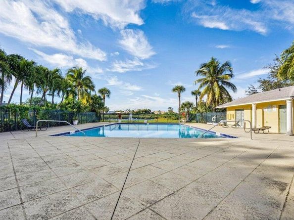 1626 Meadows Circle W 1626, Boynton Beach FL 33436