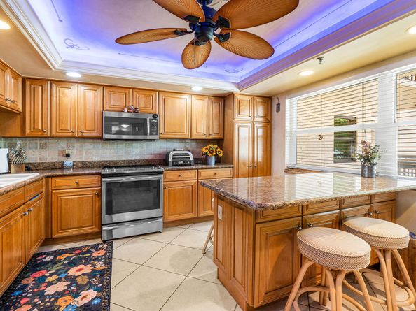 374 Golfview Road 205, North Palm Beach FL 33408