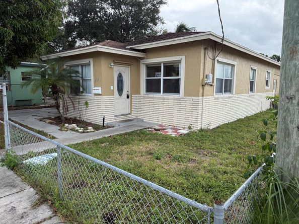 926 14th Street, West Palm Beach FL 33401