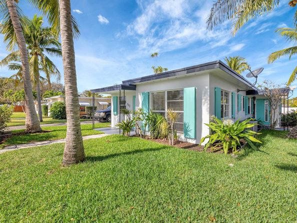 325 E Decarie Street, Delray Beach FL 33444