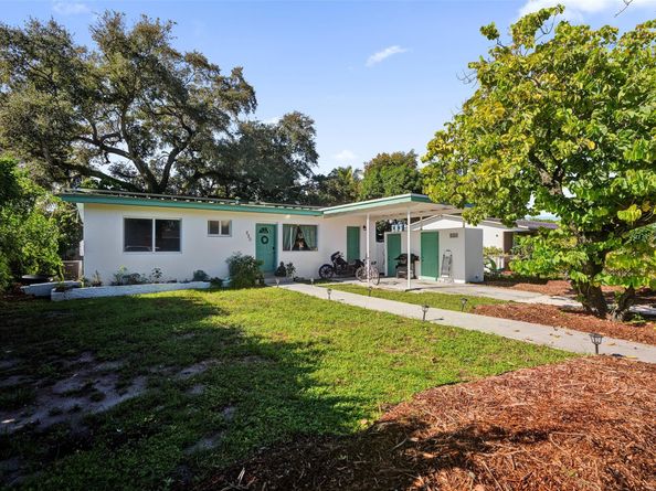 220 NE 165th St, Miami FL 33162