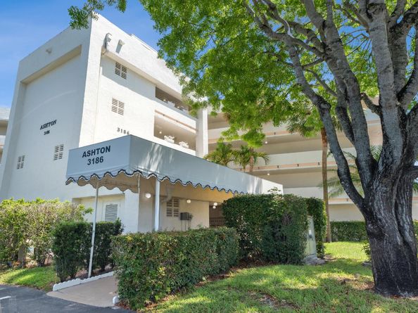 3186 Via Poinciana 115, Lake Worth FL 33467