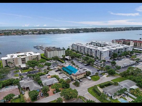 1204 S Lake Drive 4, Lantana FL 33462