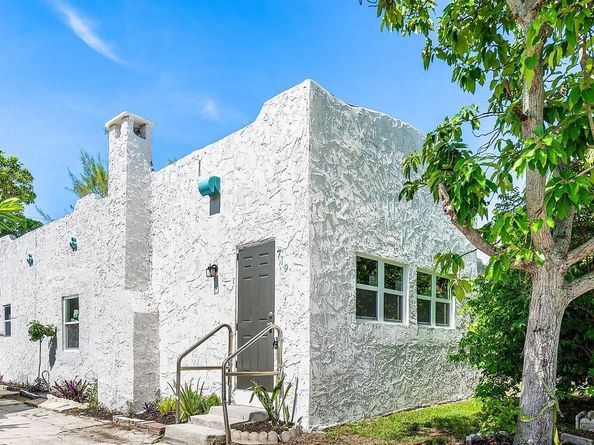 719 Briggs Street, West Palm Beach FL 33405