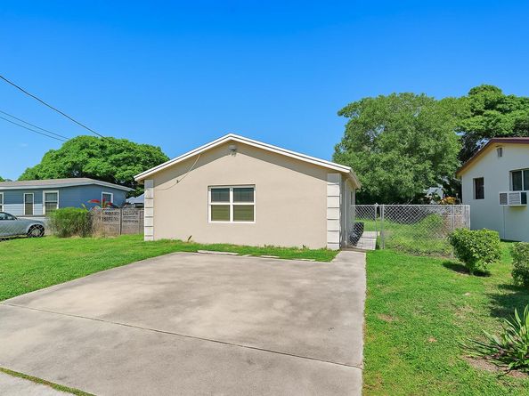 1340 W 35th Street, Riviera Beach FL 33404